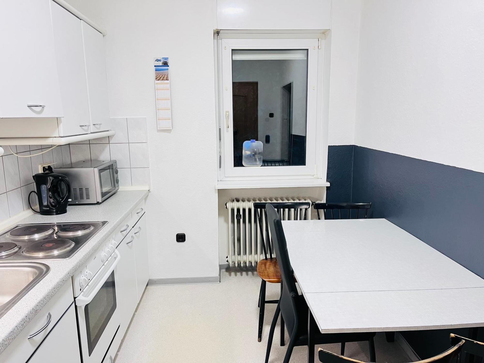 Monteurzimmer Leo 2 *